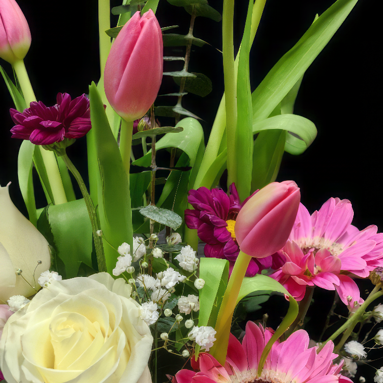 Arreglo de Tulipanes Rosados, Rosas y Gerberas en Regadera 2