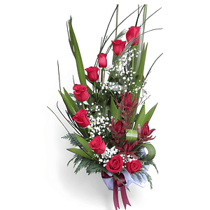 Arreglo de Rosas Rojas y Flores Exóticas (Heliconias)