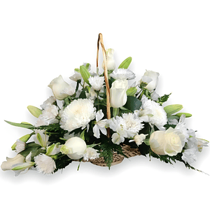 Canasta Condolencias Rosas y Lirios Blancos