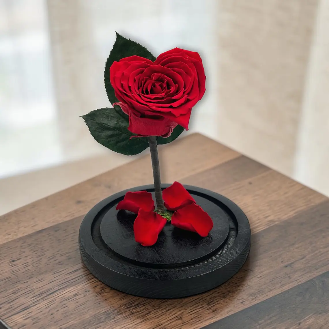 Rosa Eterna Roja en Cúpula de Vidrio Corazón 1