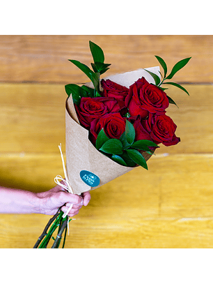 Ramo de Rosas Rojas Pequeño