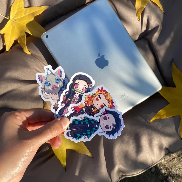 STICKER HOLOGRÁFICO | KIMETSU NO YAIBA