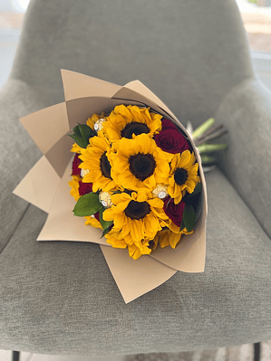 Ramo de girasoles mixto
