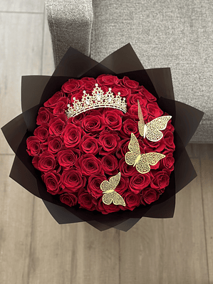 Ramo 50 rosas con corona