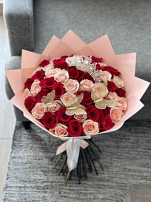 Ramo 50 rosas con corona