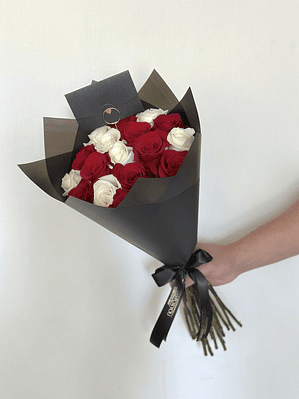 Ramo 18 rosas mixto