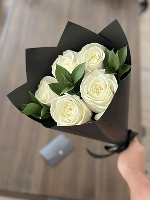 Ramo 5 rosas blancas 