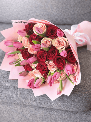 Ramo Rosas con tulipanes