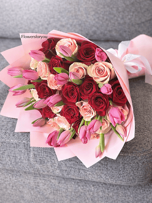 Ramo Rosas con tulipanes
