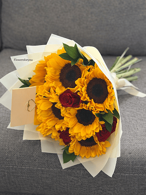 Ramo Mixto de Girasoles y Rosas