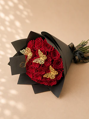 Ramo 24 rosas con mariposas