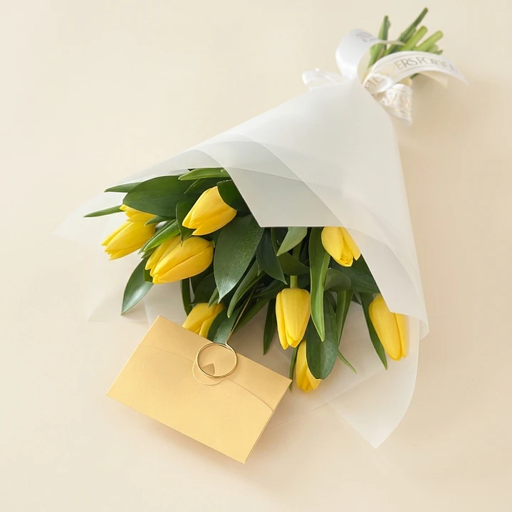 Ramo 10 tulipanes amarillos 1