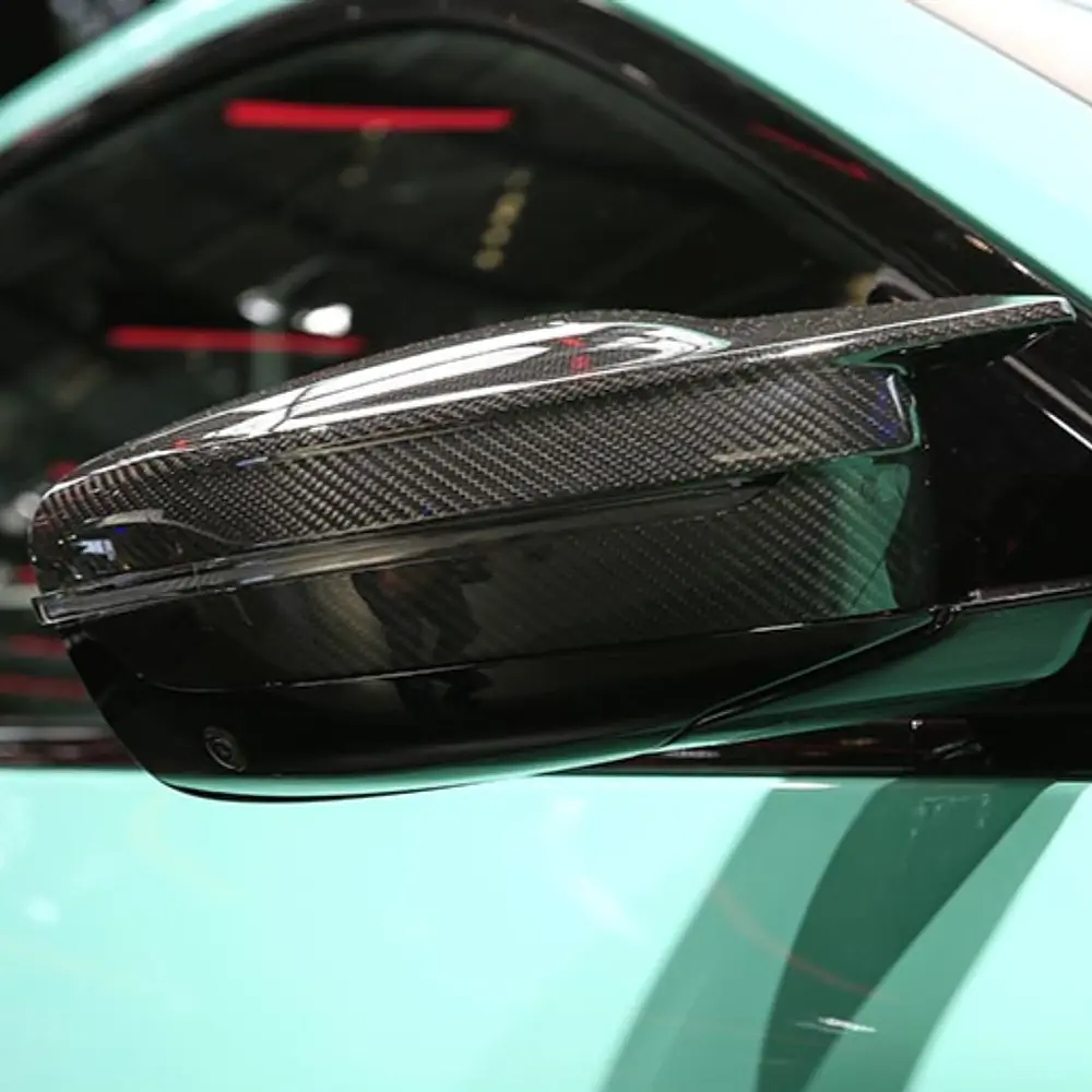 Aero Carbon Kit – BMW Serie 3 G20 LCI (320i / 330i) | Parrilla + Spoiler + Tapas espejo Dry Carbon 4