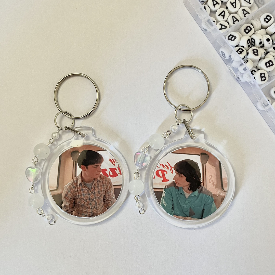 Llavero para compartir WILLL Y MIKE  - STRANGER THINGS  1