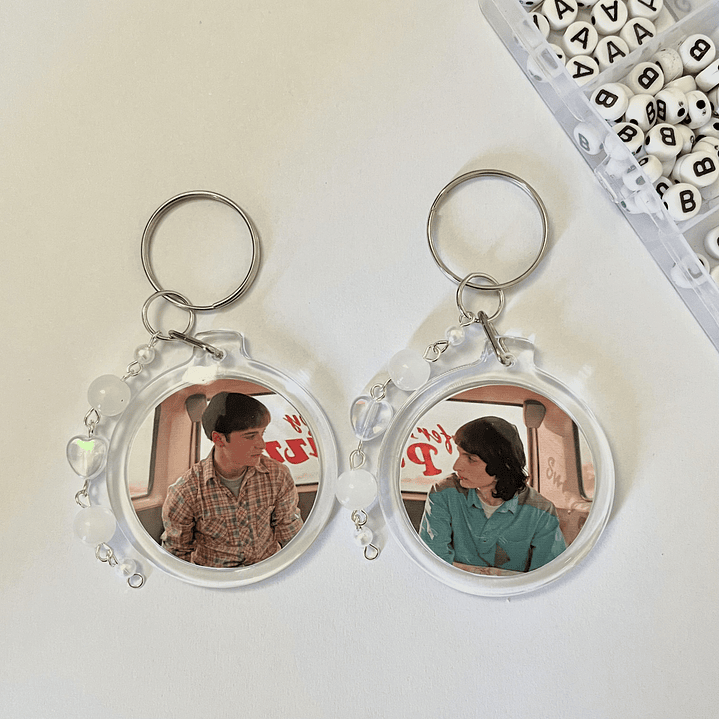 Llavero para compartir WILLL Y MIKE  - STRANGER THINGS  1