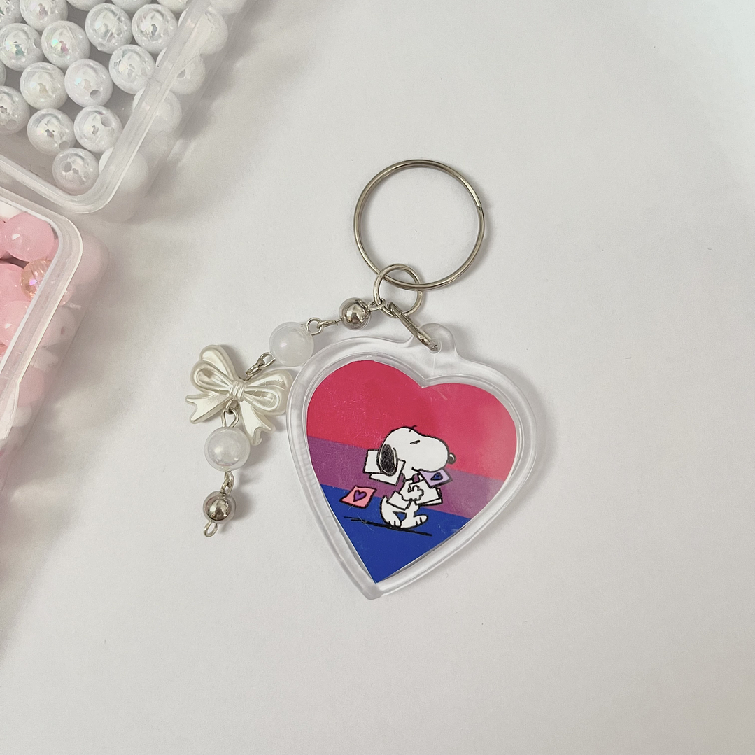 Llavero de Corazón - Snoopy Bandera Bisexual 1