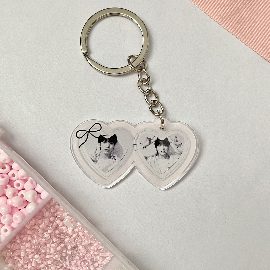 Jungkook BTS  - Llavero acrílico tipo relicario 1