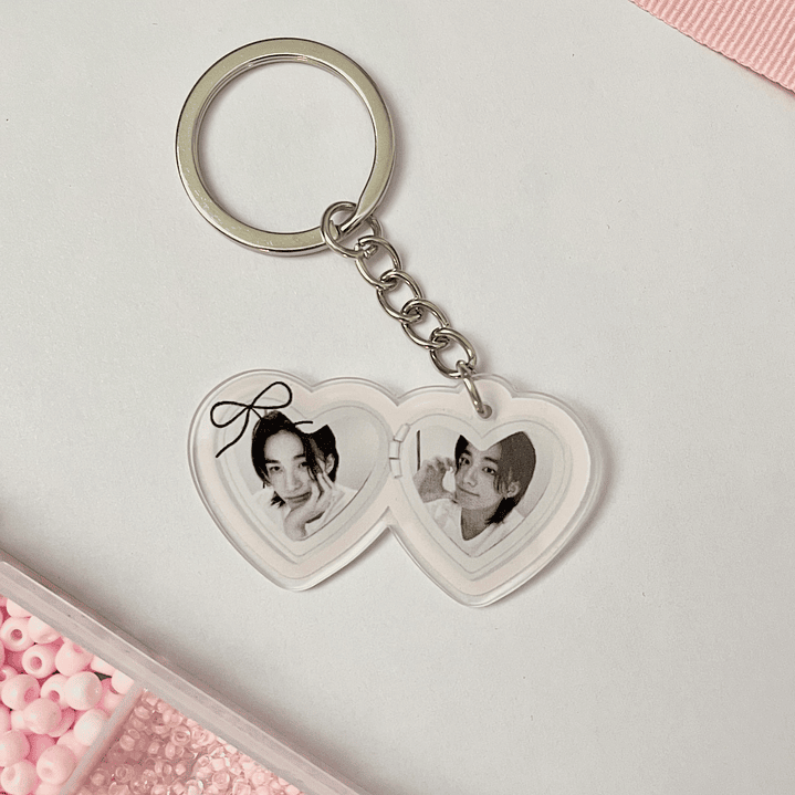 Hyunjin Stray Kids  - Llavero acrílico tipo relicario 1