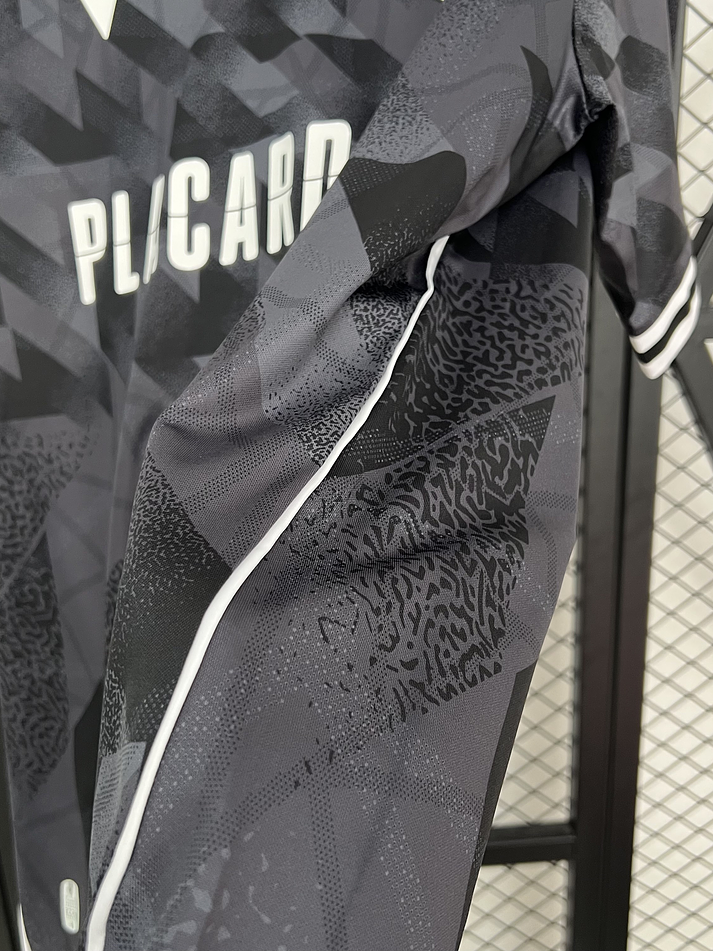 Vitoria de Guimarães Equipamento Secundario 2025/2026 7