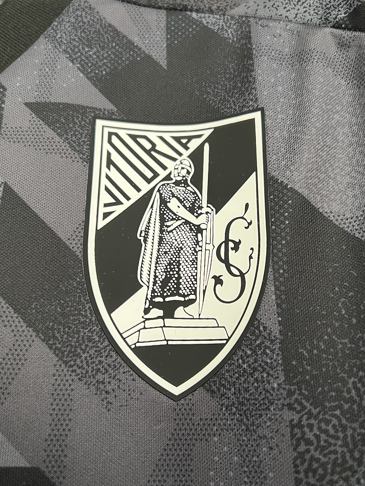 Vitoria de Guimarães Equipamento Secundario 2025/2026 4