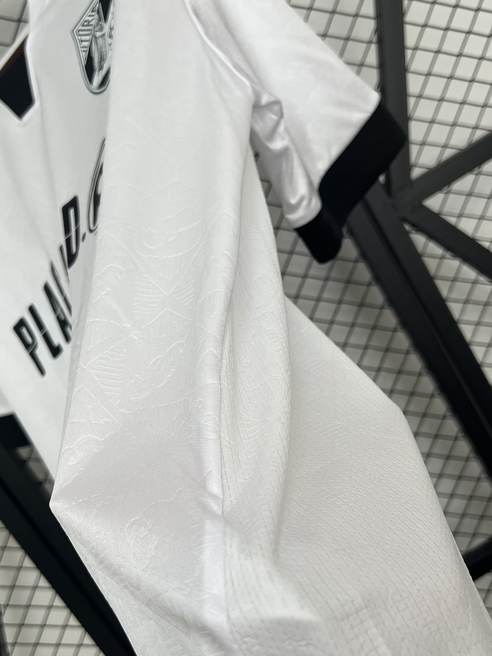 Vitoria de Guimarães Equipamento Principal 2025/2026 7