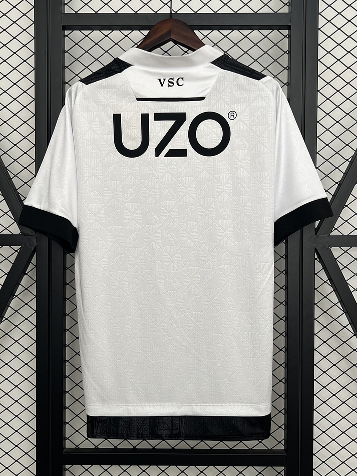 Vitoria de Guimarães Equipamento Principal 2025/2026 4