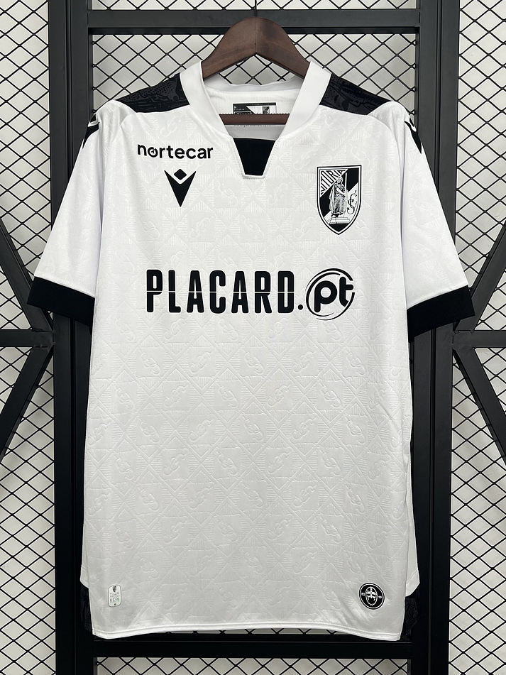 Vitoria de Guimarães Equipamento Principal 2025/2026 1