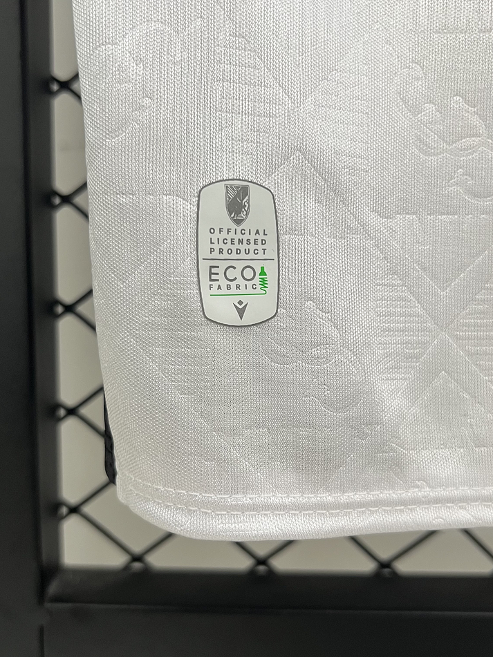 Vitoria de Guimarães Equipamento Principal 2025/2026 5