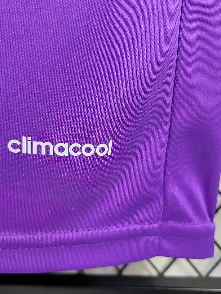 Real Madrid Retrô 2016-2017 4