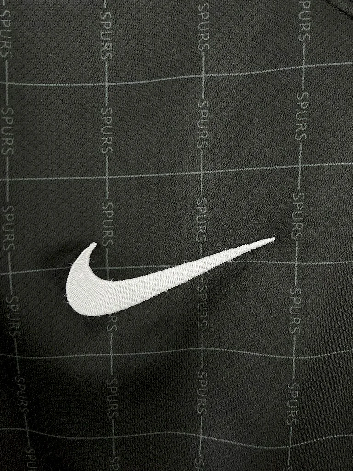 Tottenham Hotspur Segundo Camisola 2025/2026 3