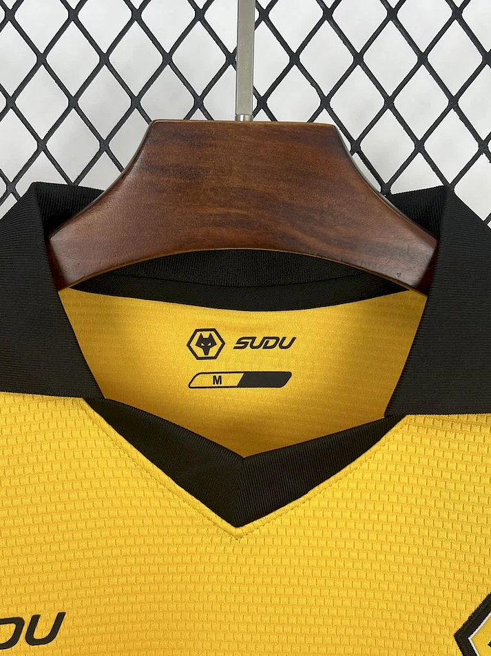 Wolverhampton Camisola Principal 2025/2026 5