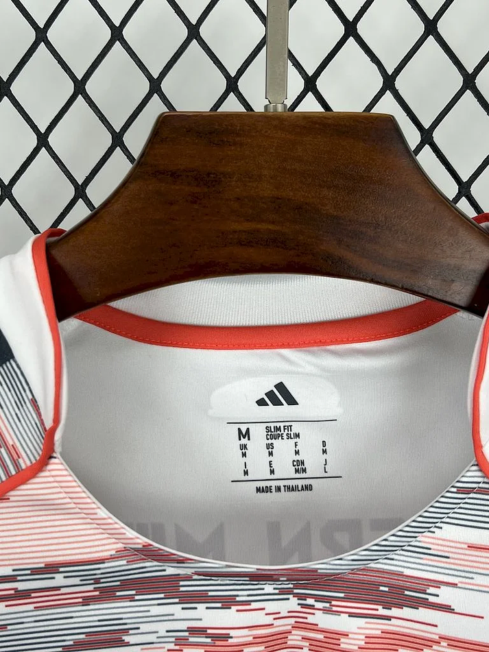 Bayern Munique Segunda Camisola 2025/2026 6