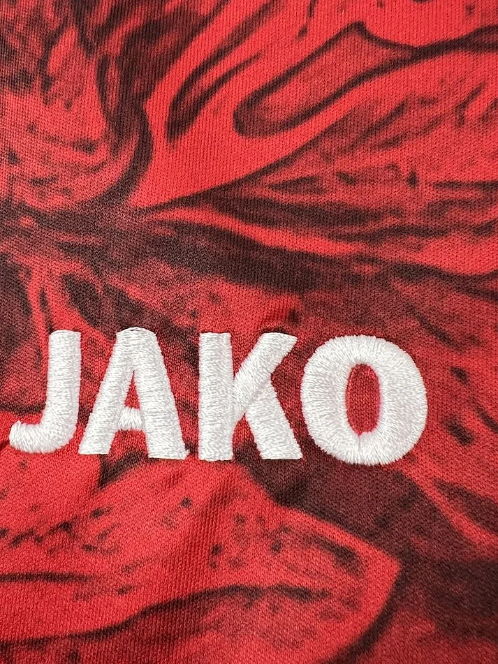 Stuttgart Segunda Camisola 2025/2026 3