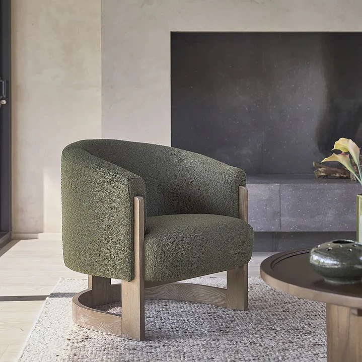 Butaca de Sala Vera - Tapizada en Tela Bouclé con Base de Madera Nogal 2