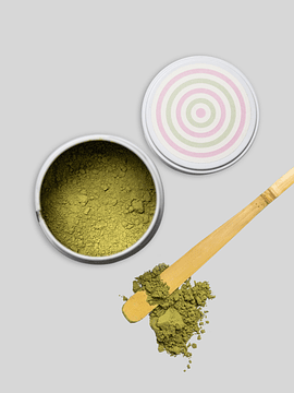 Šaukštelis su matcha milteliais