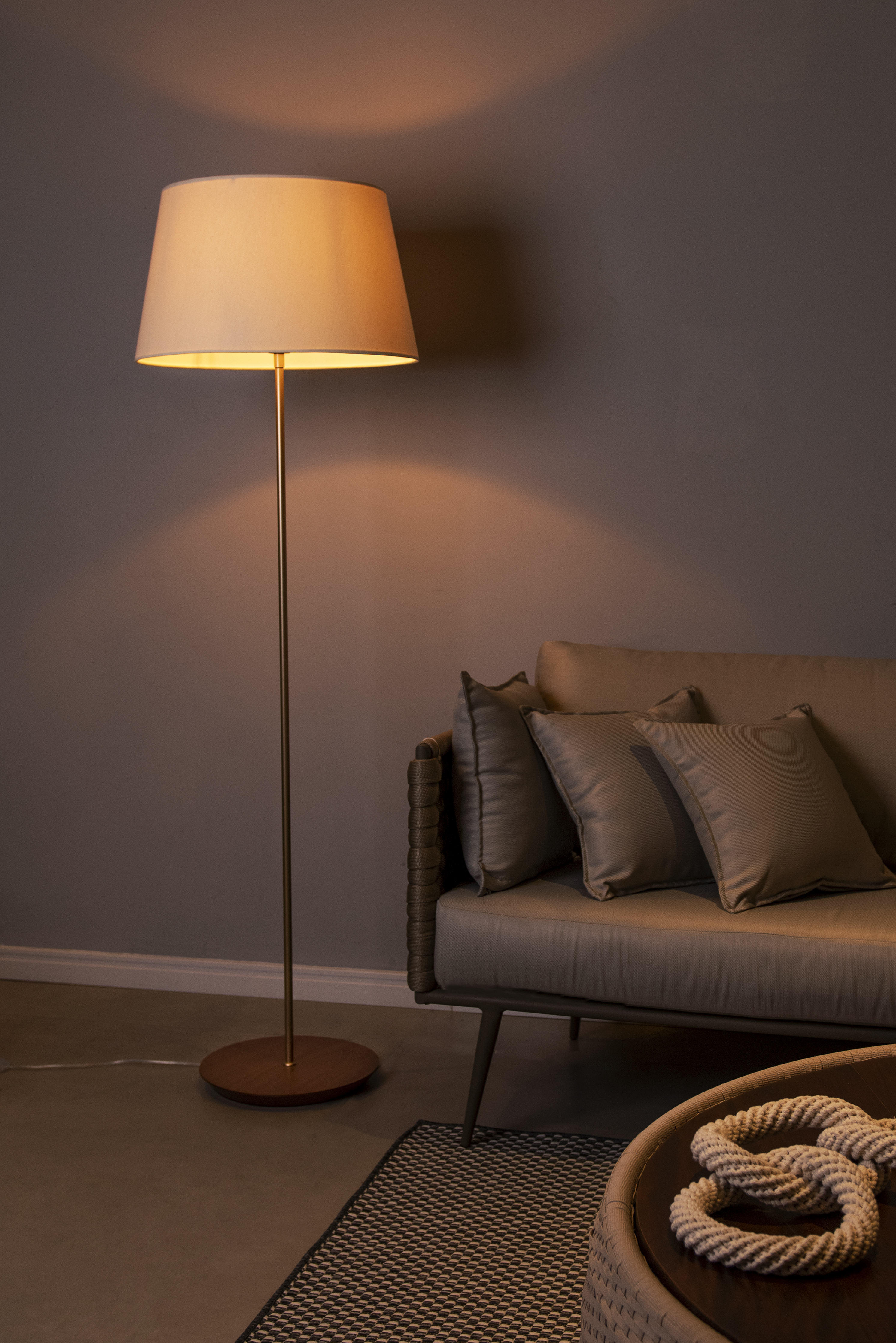 Lampara De Pie Slim 3042Ct/83 1