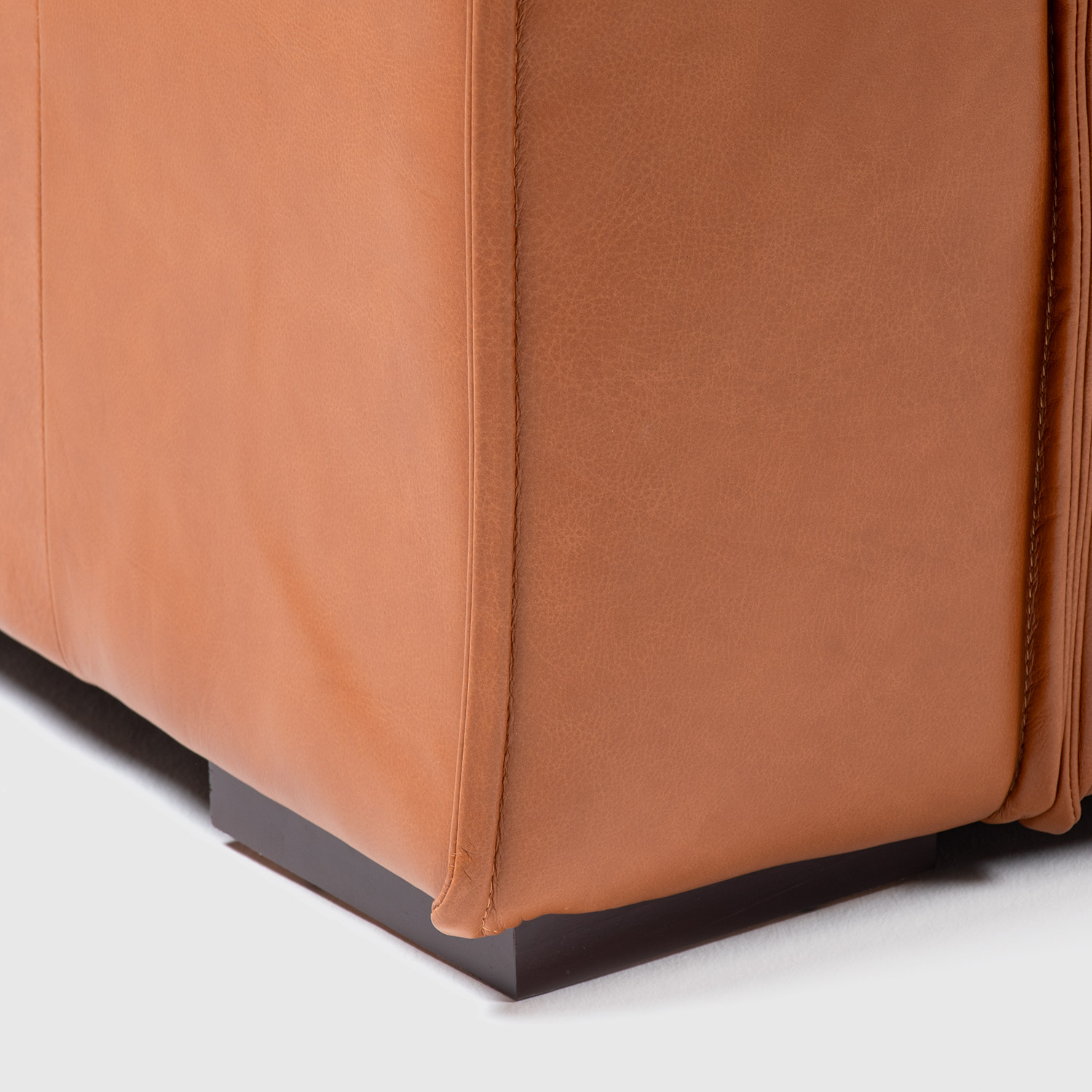 Sofá Aramís 2039 Camel 100% Cuero 6