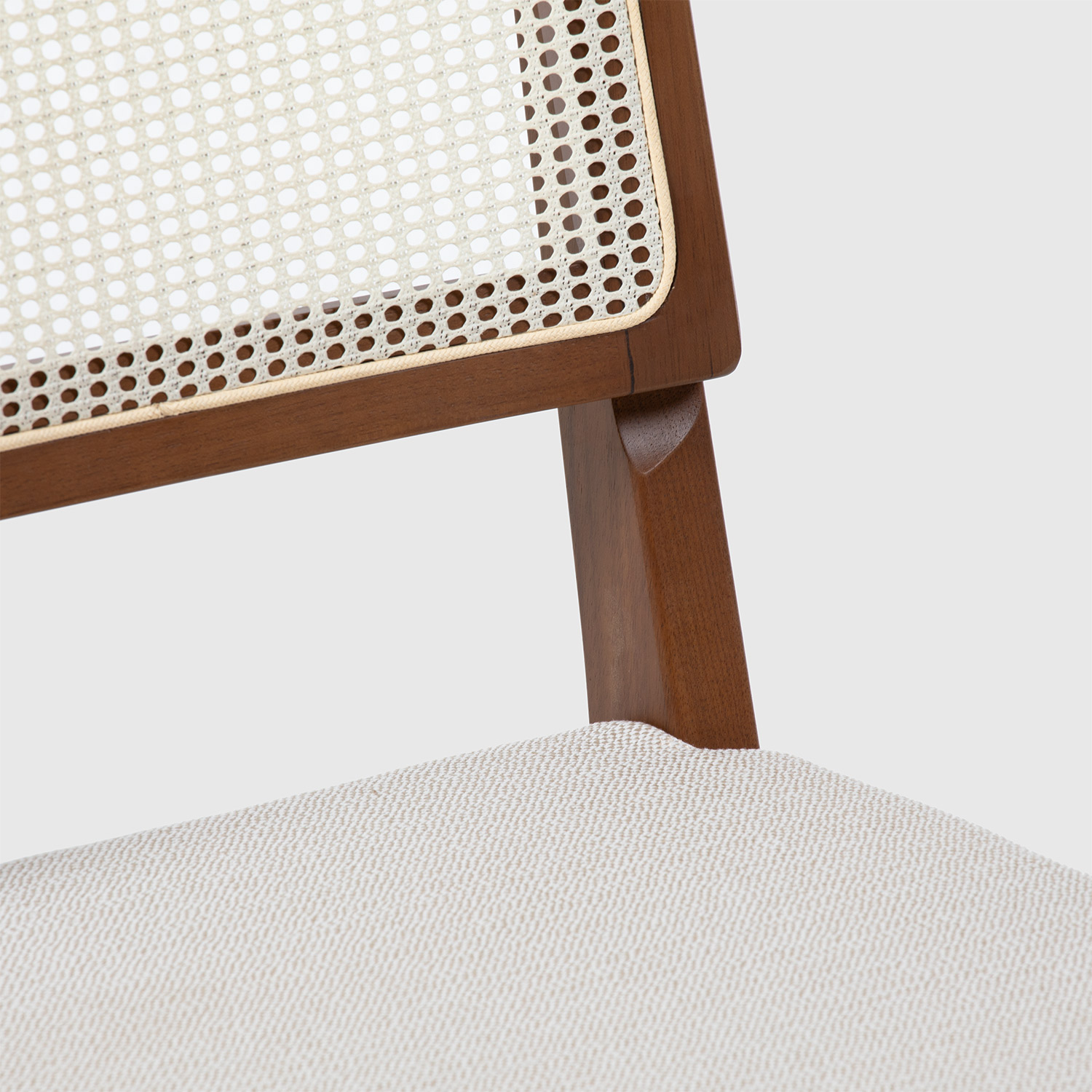 Comedor Laurent 1.8 Off White + 6 Sillas Saga Ts Ratan 3