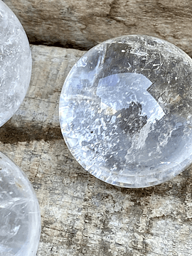 Cuarzo cristal en esfera mediana