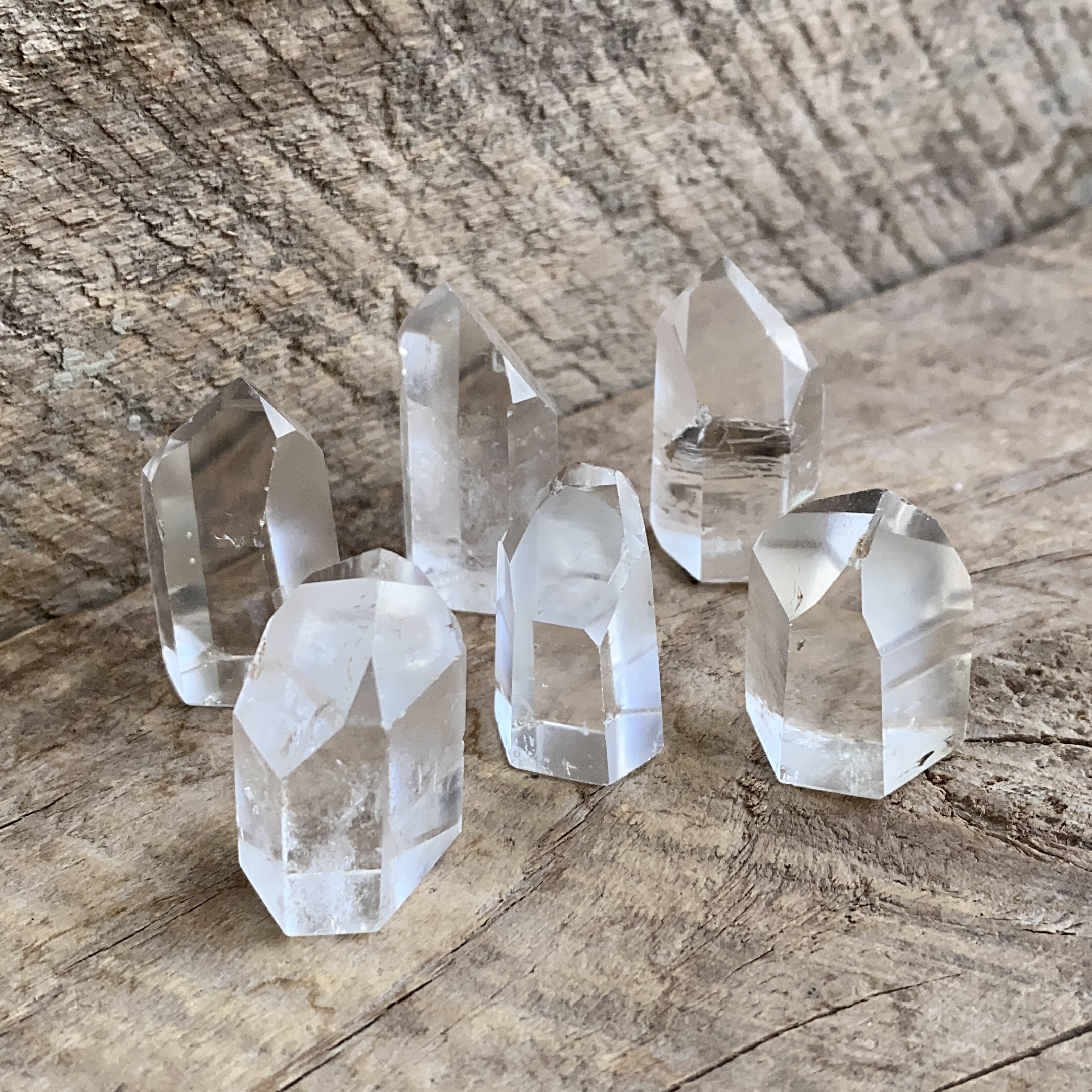 Cuarzo Cristal en obeliscos variedades