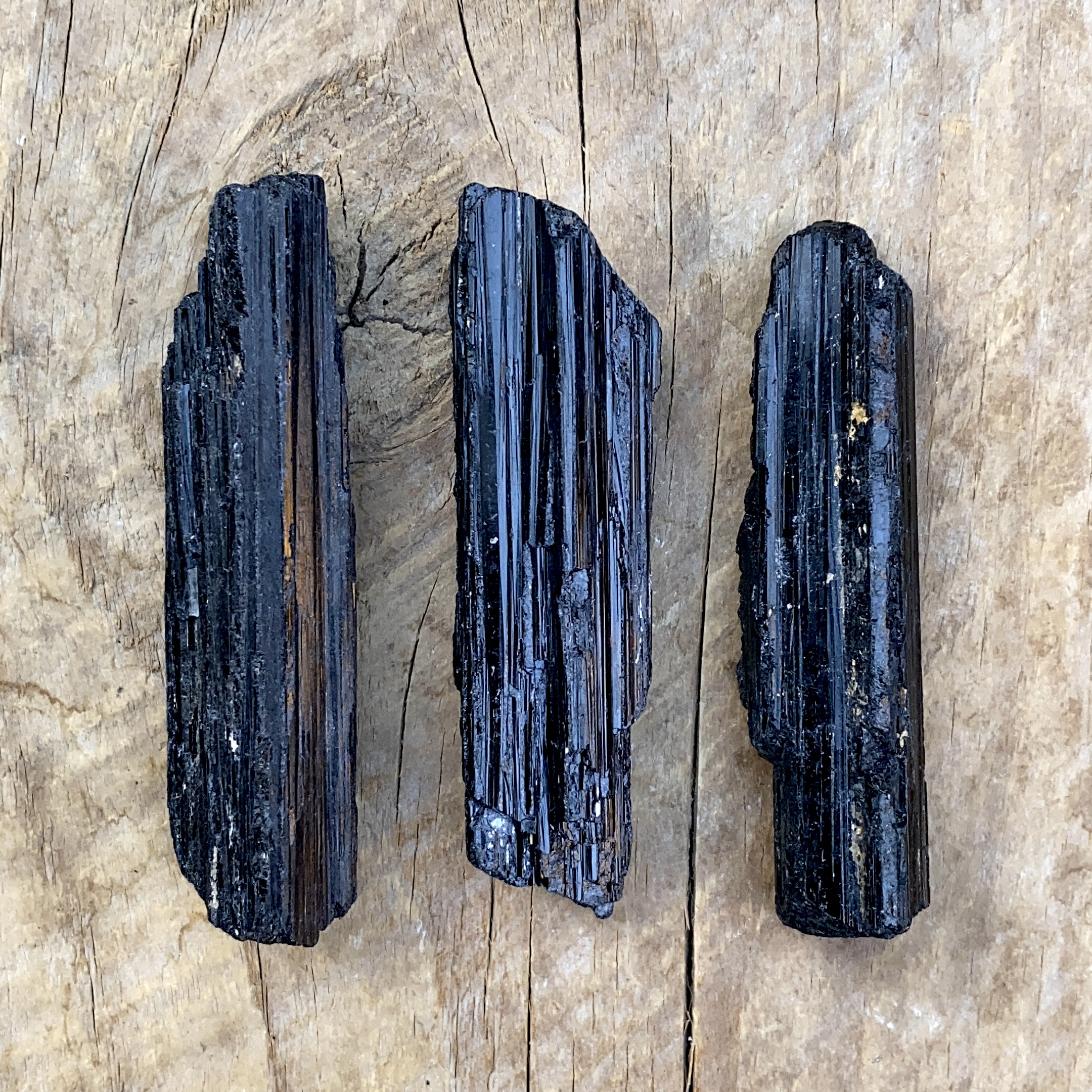Turmalina negra en bruto tamaño L/G