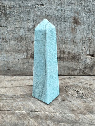 Amazonita en obelisco base cuadrada
