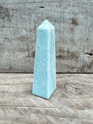 Amazonita en obelisco base cuadrada