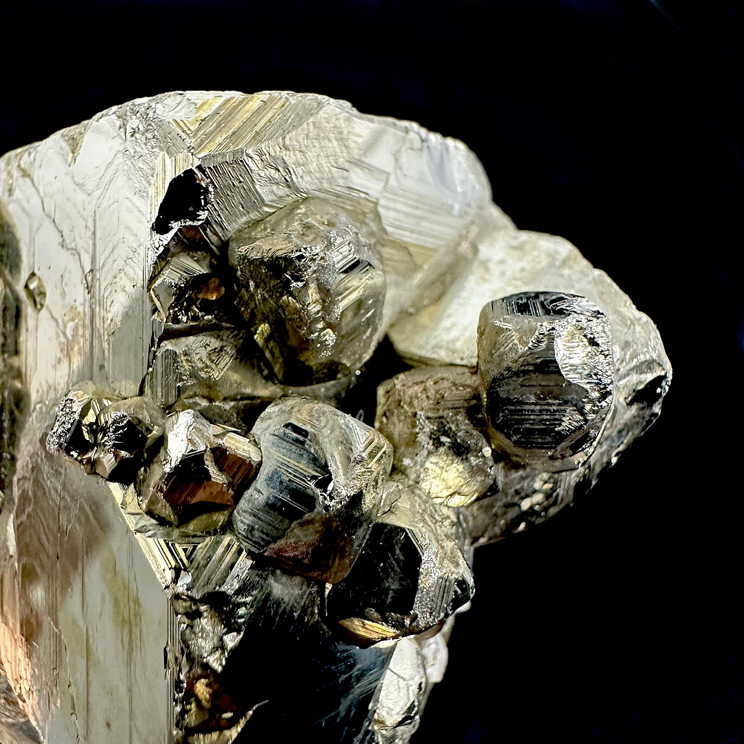 Pirita cúbica fragmento en bruto #25 3