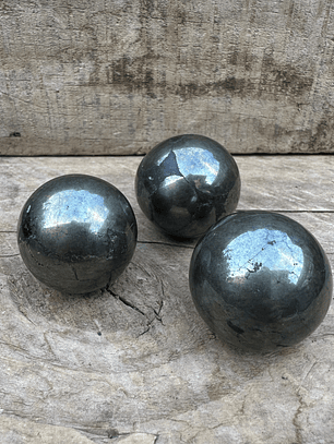 Pirita en esfera pulida