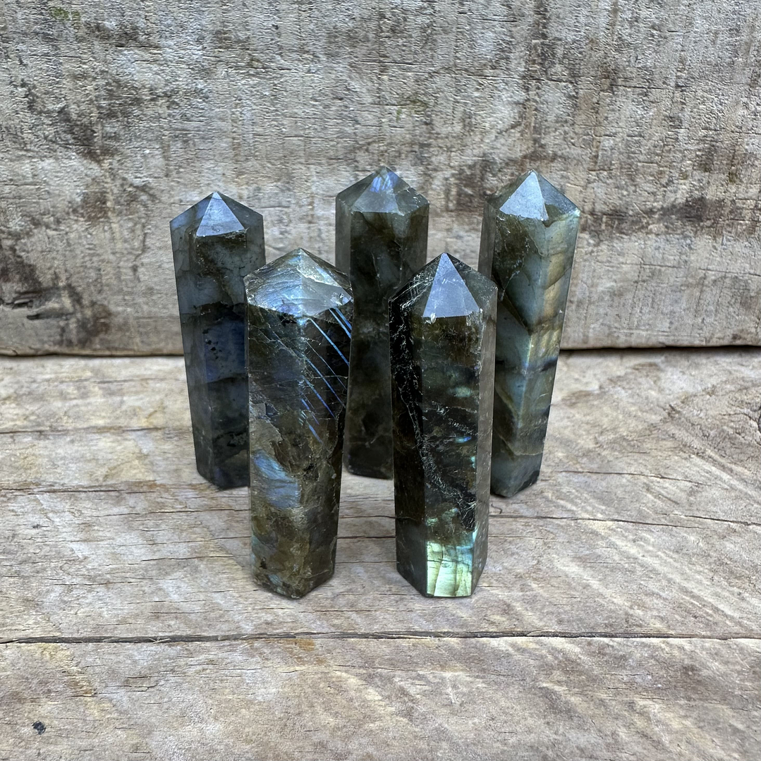 Labradorita en obelisco punta mediano 1