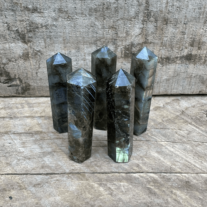 Labradorita en obelisco punta mediano 1