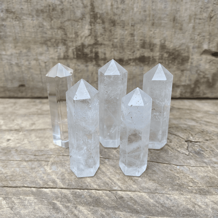 Cuarzo Cristal en obelisco punta mediano 1