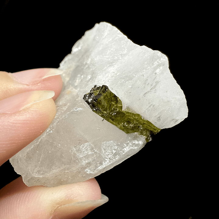 Turmalina verde en matriz de cuarzo #13 2