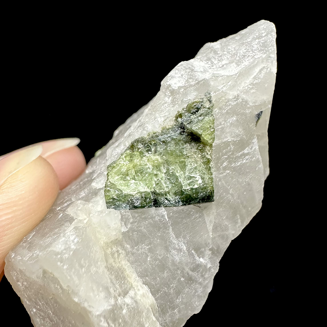 Turmalina verde en matriz de cuarzo #14 5